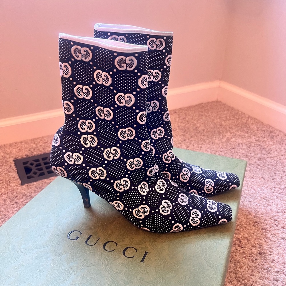 Gucci logo sock bootie size 39.